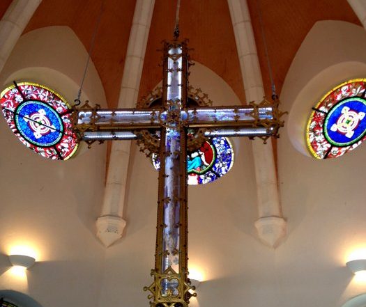 Christ en croix : apparitions à la chapelle du pecieux sang